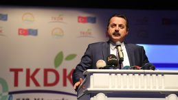 Bakan Çelik’ten domates çıkışı