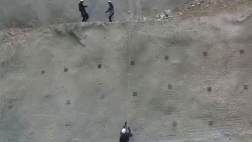 Dev barajın inşaatında profesyonel dağcılar da çalışıyor