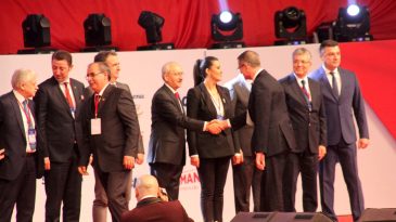 CHP’de 14 aday sahneye çıktı