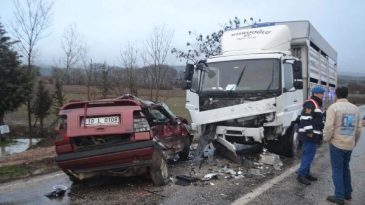 Kamyonla Çarpışan Otomobilin Sürücüsü Öldü