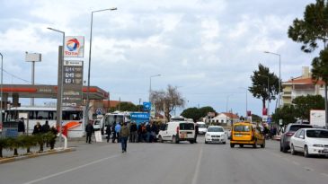 Ayvalık ta panelvan ile motosiklet çarpıştı; 1 yaralı