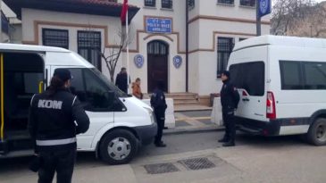 Balıkesir deki suç örgütüne yönelik operasyonda 7 kişi tutuklandı