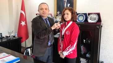 Burhaniye de Kaymakam Öner, Dünya şampiyonlarını kutladı