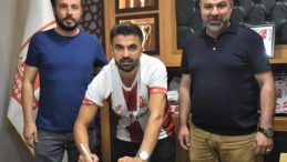 Balıkesir haberleri: Balıkesirspor’da Berat da imzayı attı