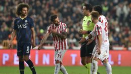 ‘VAR’ gerilimi devam ediyor: Galatasaray ile Fenerbahçe arasındaki atışmalar geceye damga vurdu