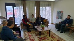 Havran’da depremzede aileleri ziyaret ettiler