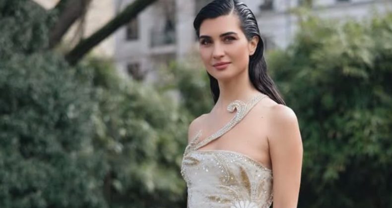 Oyuncu Tuba Büyüküstün Paris’te güzelliğiyle büyüledi