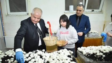 Özel öğrenciler ilk ürünlerini topladı
