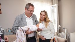 Ayvalık’a “Hoş Geldin Bebek” sefalar getirdin…